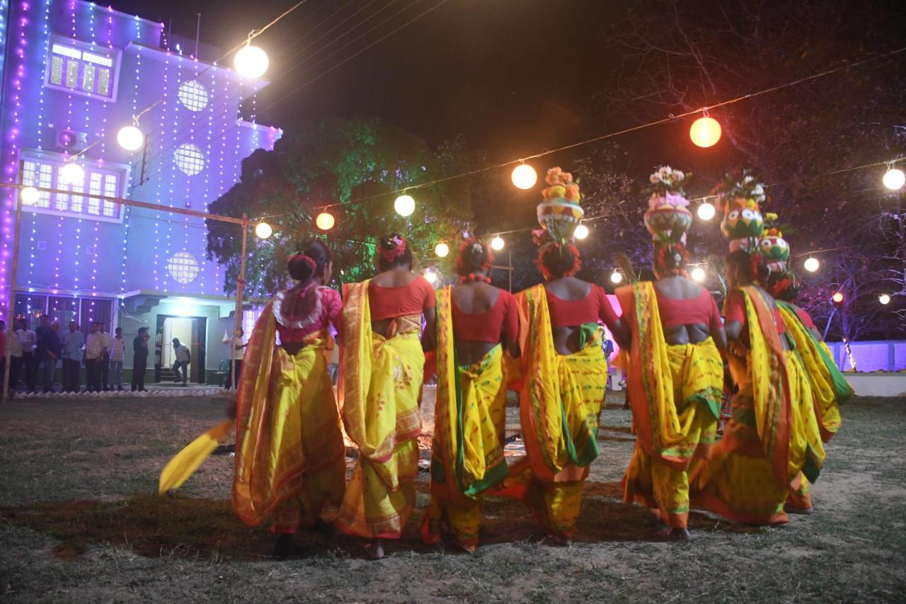 Jhargram Eshani Hotels And Guest House מראה חיצוני תמונה