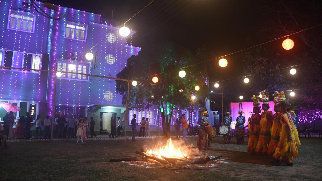 Jhargram Eshani Hotels And Guest House מראה חיצוני תמונה